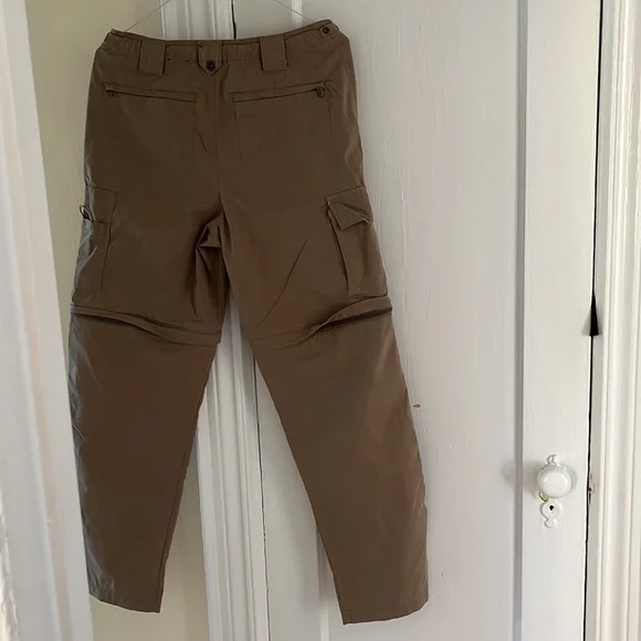 Men reverse pants /shorts - Picture 3 of 13